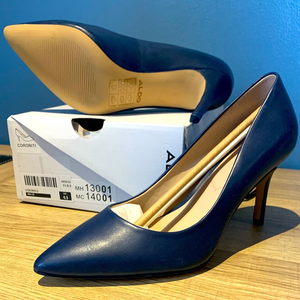 Navy Leather High Heels - US 6.5